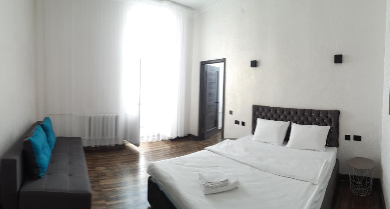 Lux Apartments Vinnytsia Exteriör bild